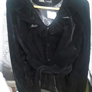 New w/ tags Womens velvet jacket w/belt